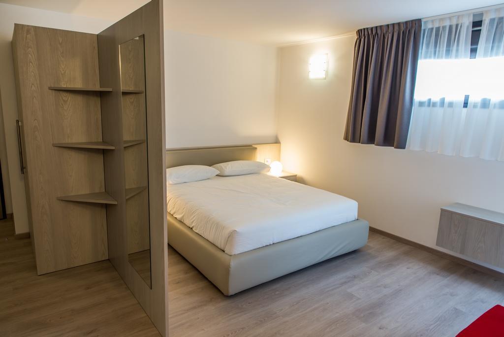 Apartmán Residenza Luigina Varenna Pokoj fotografie